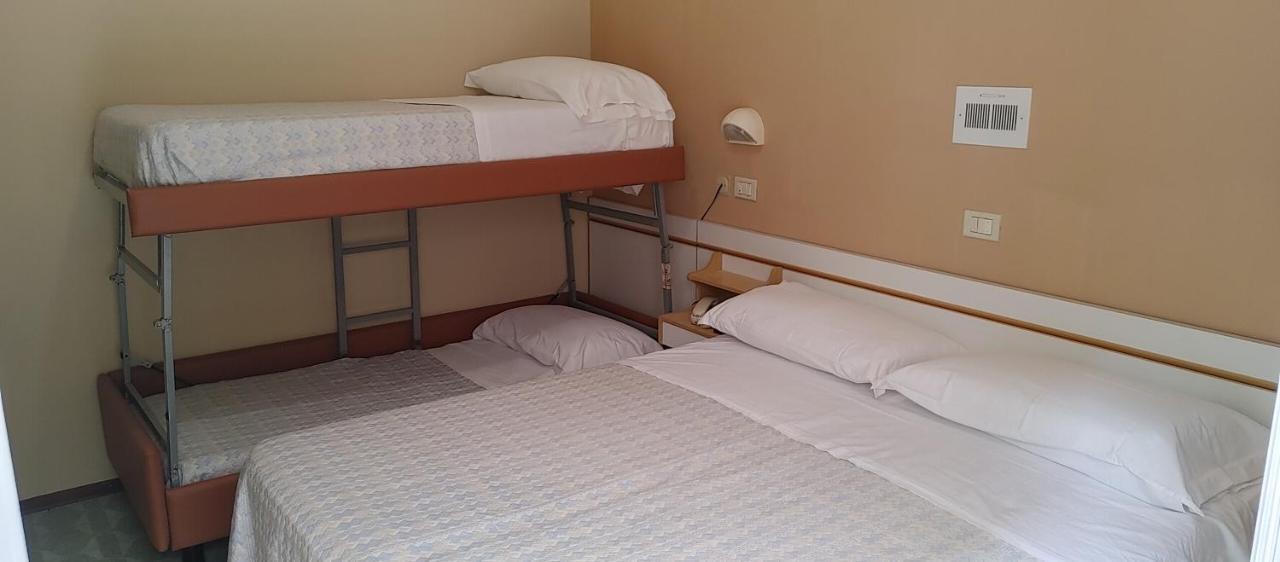 Hotel Kennedy Bellaria-Igea Marina Esterno foto