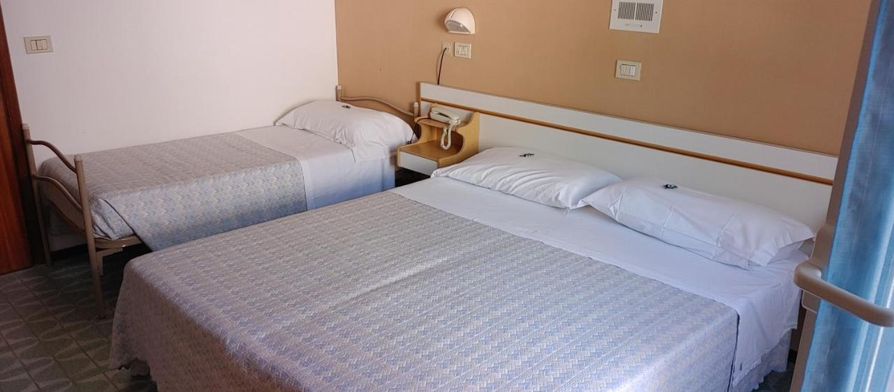 Hotel Kennedy Bellaria-Igea Marina Esterno foto