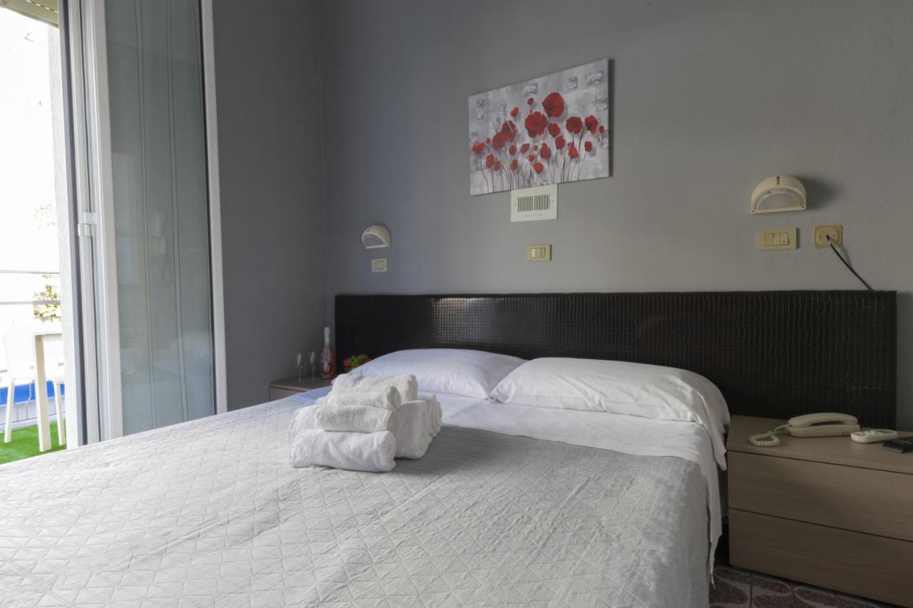 Hotel Kennedy Bellaria-Igea Marina Esterno foto